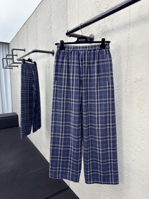 Balenciaga格纹刺绣长裤工艺