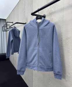DIOR 提花羊绒外套工艺说明；