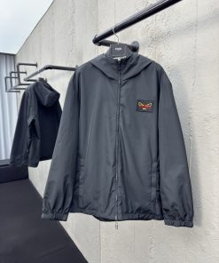 FENDI双面穿防风夹克外套工艺