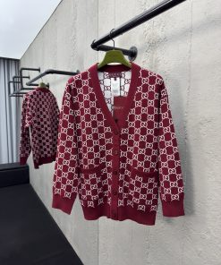 GUCCI 提花满印字母开衫工艺说
