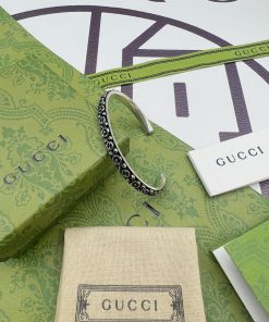 Gucci 经典双G花朵手镯 细节实拍