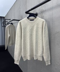 LOUIS VUITTON 字母暗纹浮雕毛衣