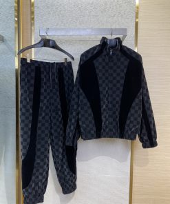 LV路易威登棋盘格字母植绒提花套_12083