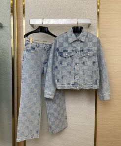 LV重工烫钻牛仔外套正确价格