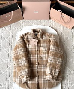 MiuMiu2025SS格纹羽绒服原