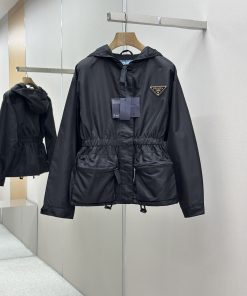 Parda普拉达连帽收腰风衣