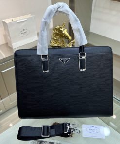 。PRADA（普拉达） 普拉达新款男