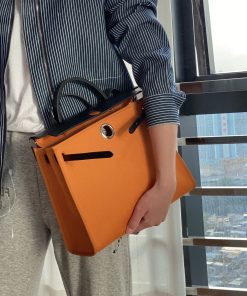 太阳黄 轻松转换各种风格.“她