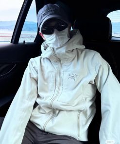 岩灰绿模特上身效果图