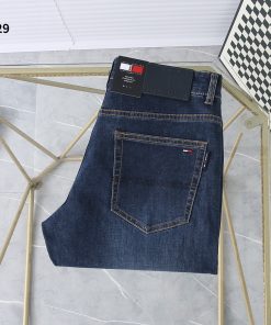 新款小直筒牛仔裤款号8929