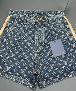 - 新款短裤LOUIS VUITTON 25早