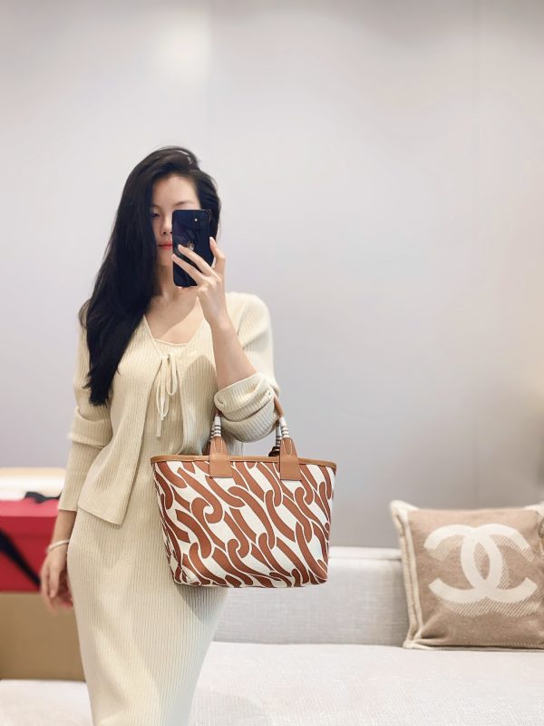 随便背背松弛感就出来 从容不 - 图片 3